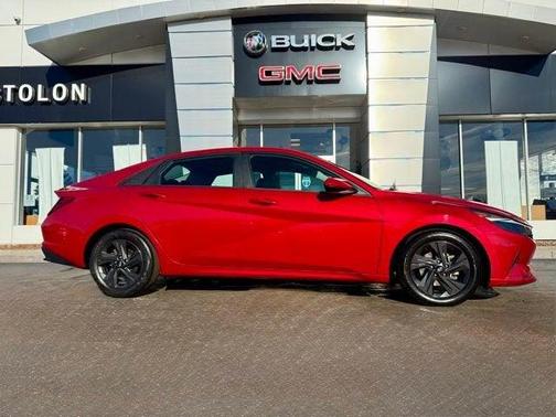 2021 Hyundai ELANTRA SEL