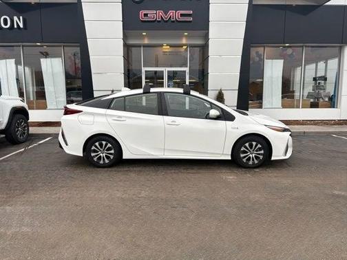 2022 Toyota Prius Prime LE