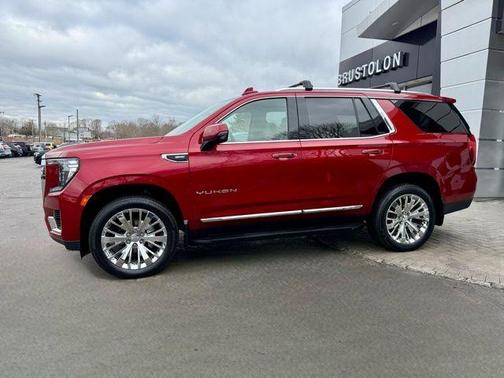 2022 GMC Yukon SLT
