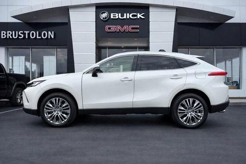 2022 Toyota Venza XLE