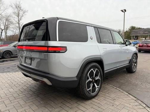 2023 Rivian R1S Adventure Quad Motor Large Pack