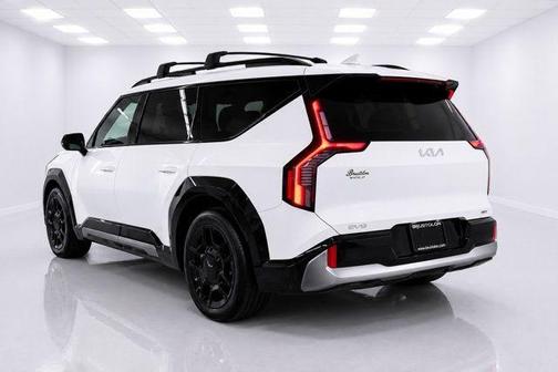 Snow White Pearl 2024 Kia EV9 GT-Line