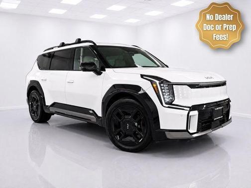 Snow White Pearl 2024 Kia EV9 GT-Line