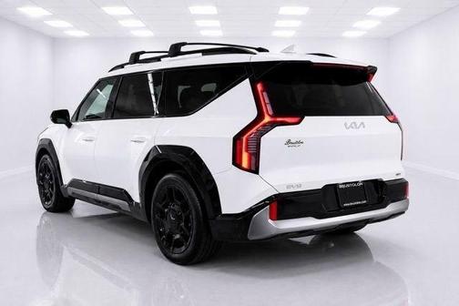 Snow White Pearl 2024 Kia EV9 GT-Line