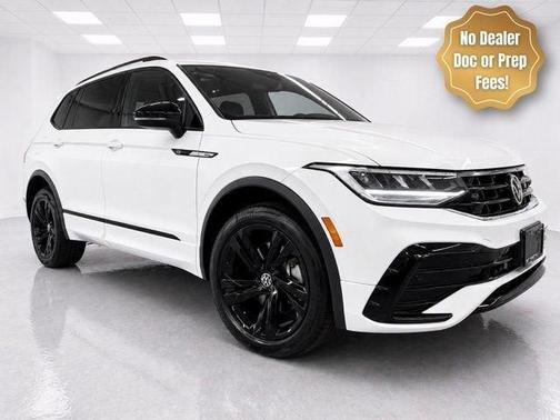 Opal White Pearl Effect 2023 Volkswagen Tiguan 2.0T SE R-Line Black
