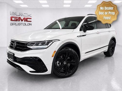 Opal White Pearl Effect 2023 Volkswagen Tiguan 2.0T SE R-Line Black