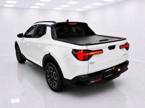 Ice White 2022 Hyundai SANTA CRUZ 2.5T SEL Premium