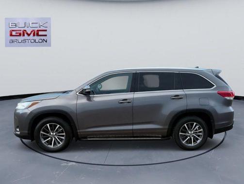 Predawn Gray Mica 2017 Toyota Highlander XLE