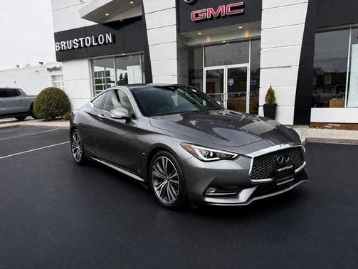 2022 INFINITI Q60 PURE