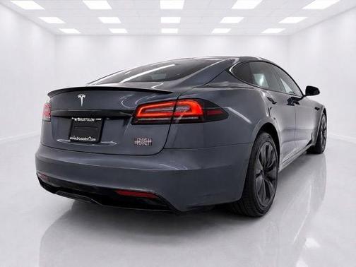Midnight Silver Metallic 2022 Tesla Model S Plaid