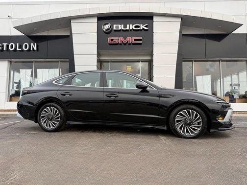 2024 Hyundai SONATA Hybrid Limited