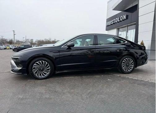 2024 Hyundai SONATA Hybrid Limited