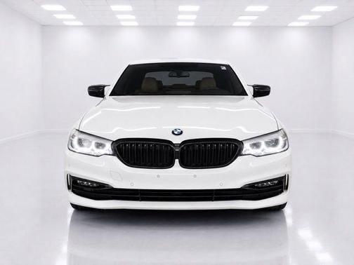White Metallic 2018 BMW 540 i xDrive