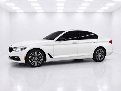 White Metallic 2018 BMW 540 i xDrive
