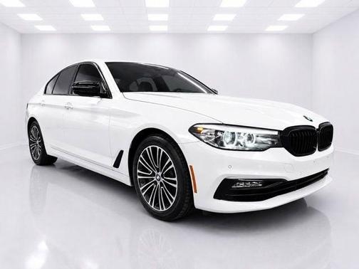 White Metallic 2018 BMW 540 i xDrive
