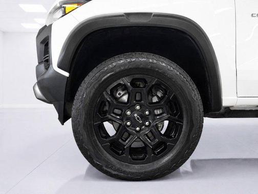 Summit White 2026 Chevrolet Colorado Trail Boss