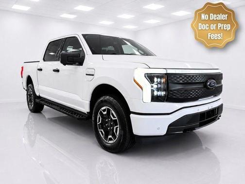 Oxford White 2022 Ford F-150 Lightning XLT