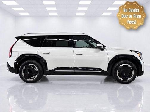 Snow White Pearl 2024 Kia EV9 Land