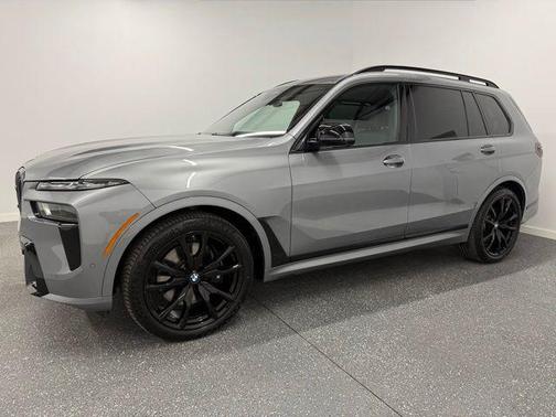 2024 BMW X7 M60i