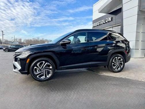 Phantom Black 2025 Hyundai TUCSON Limited