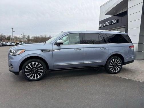 2022 Lincoln Navigator L Black Label