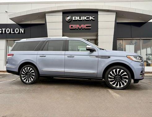 2022 Lincoln Navigator L Black Label