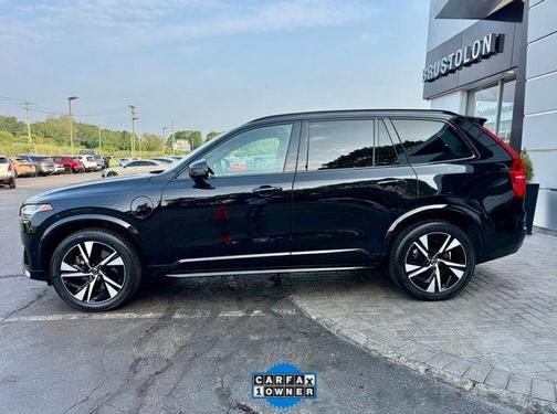 2022 Volvo XC90 Recharge Plug-In Hybrid T8 R-Design Extended Range 7P