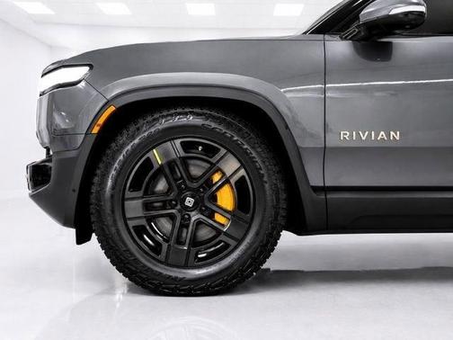 El Cap Granite 2023 Rivian R1T Adventure Quad Motor Large Pack