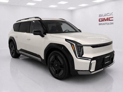 Ivory Silver 2024 Kia EV9 GT-Line