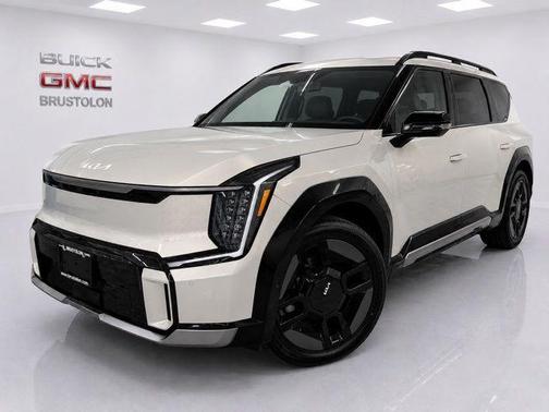 Ivory Silver 2024 Kia EV9 GT-Line