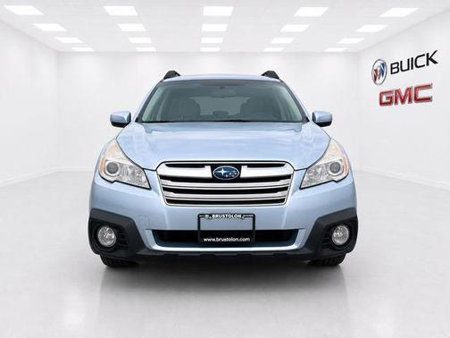 Ice Silver Metallic 2014 Subaru Outback 2.5i Premium