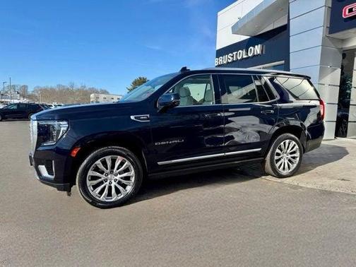 Midnight Blue Metallic 2022 GMC Yukon Denali