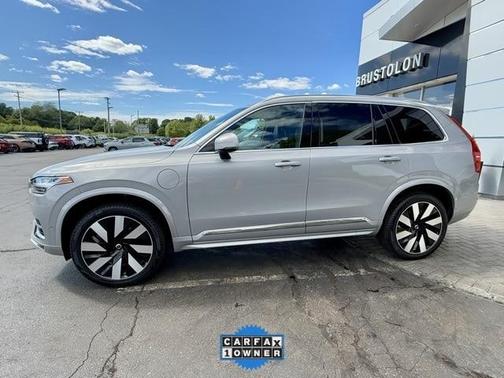 2023 Volvo XC90 Recharge Plug-In Hybrid T8 Ultimate 6-Seater