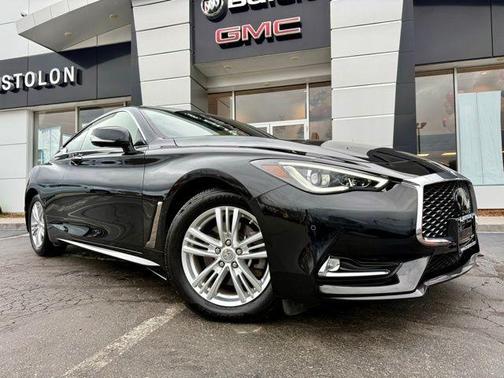 2022 INFINITI Q60 LUXE