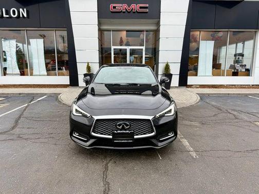 2022 INFINITI Q60 LUXE