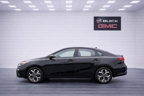 Aurora Black Pearl 2020 Kia Forte LXS