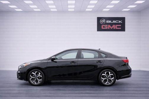 Aurora Black Pearl 2020 Kia Forte LXS