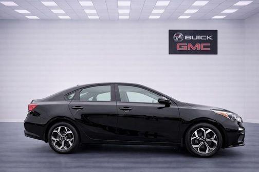 Aurora Black Pearl 2020 Kia Forte LXS