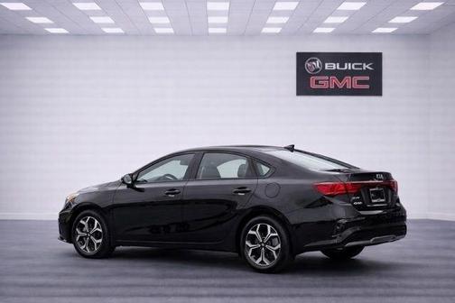 Aurora Black Pearl 2020 Kia Forte LXS