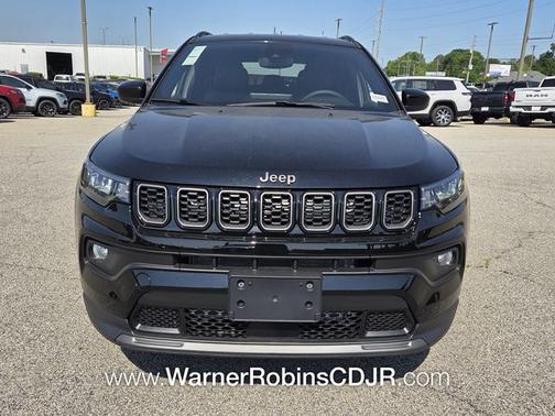 Diamond Black Crystal Pearlcoat 2026 Jeep Compass Latitude