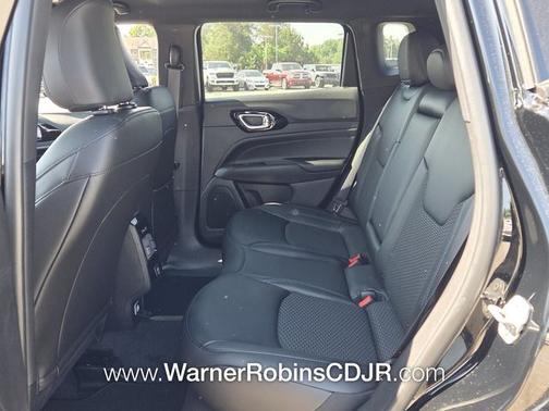Diamond Black Crystal Pearlcoat 2026 Jeep Compass Latitude