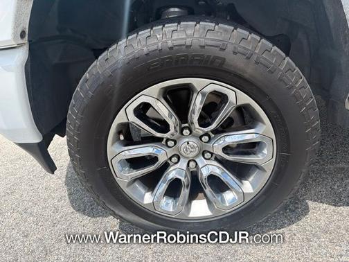 Bright White Clearcoat 2021 RAM 1500 Laramie
