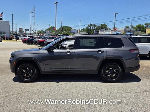 Baltic Gray Metallic Clearcoat 2026 Jeep Grand Cherokee L Laredo