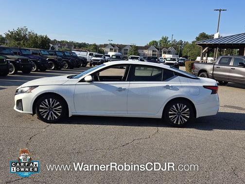 Pearl White 2023 Nissan Altima 2.5 SV