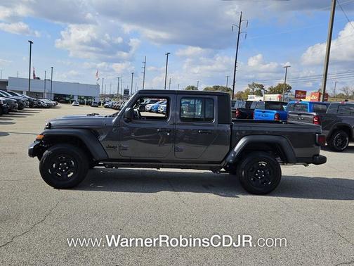 Granite Crystal Metallic Clearcoat 2026 Jeep Gladiator Sport