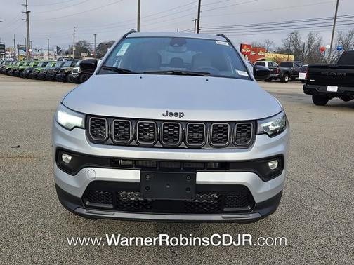 silver zynith metallic clearcoat 2026 Jeep Compass Latitude