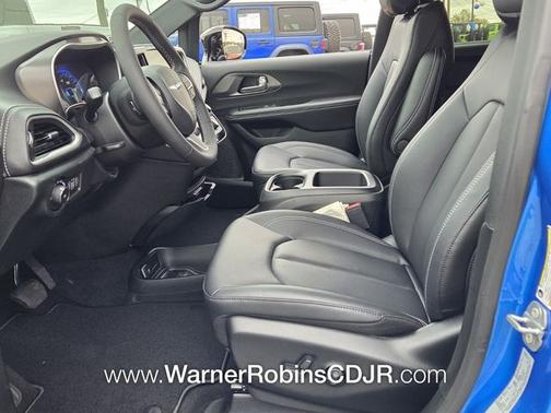 Blue Pearl 2026 Chrysler Pacifica Select