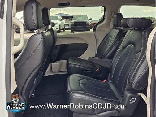 Bright White Clearcoat 2023 Chrysler Pacifica Touring L