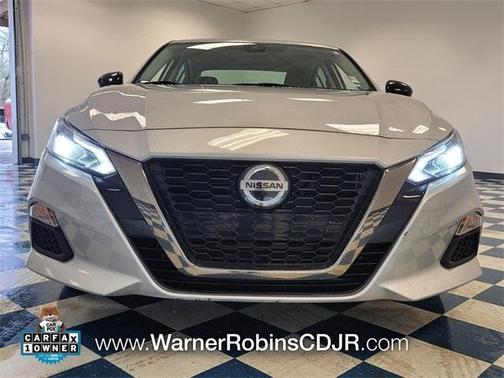 Photo 2 of 31 of 2021 Nissan Altima 2.5 SR