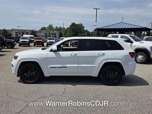 Bright White Clearcoat 2019 Jeep Grand Cherokee Altitude